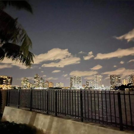 Le Frontenac Villa Sunny Isles Beach Bagian luar foto
