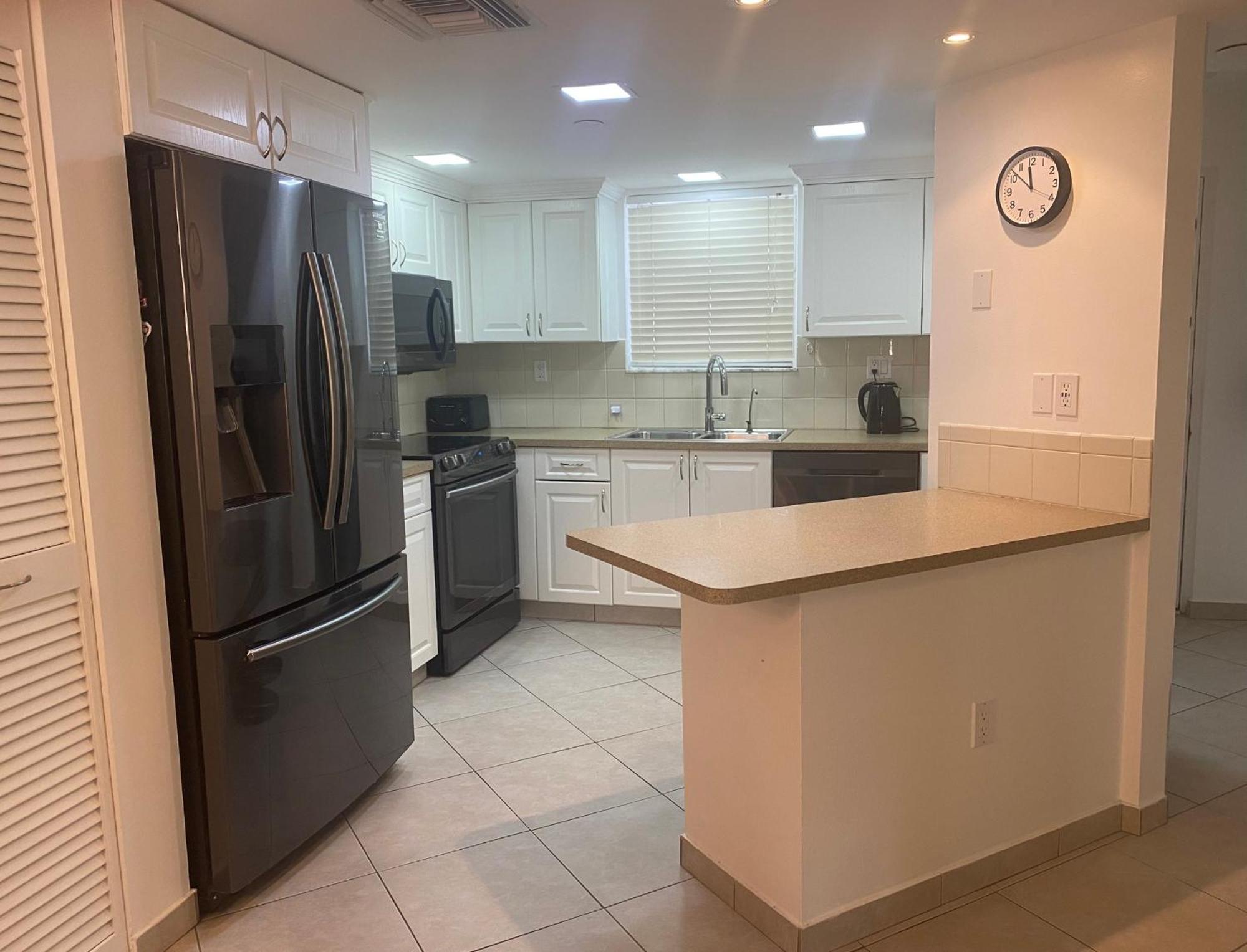Le Frontenac Villa Sunny Isles Beach Bagian luar foto