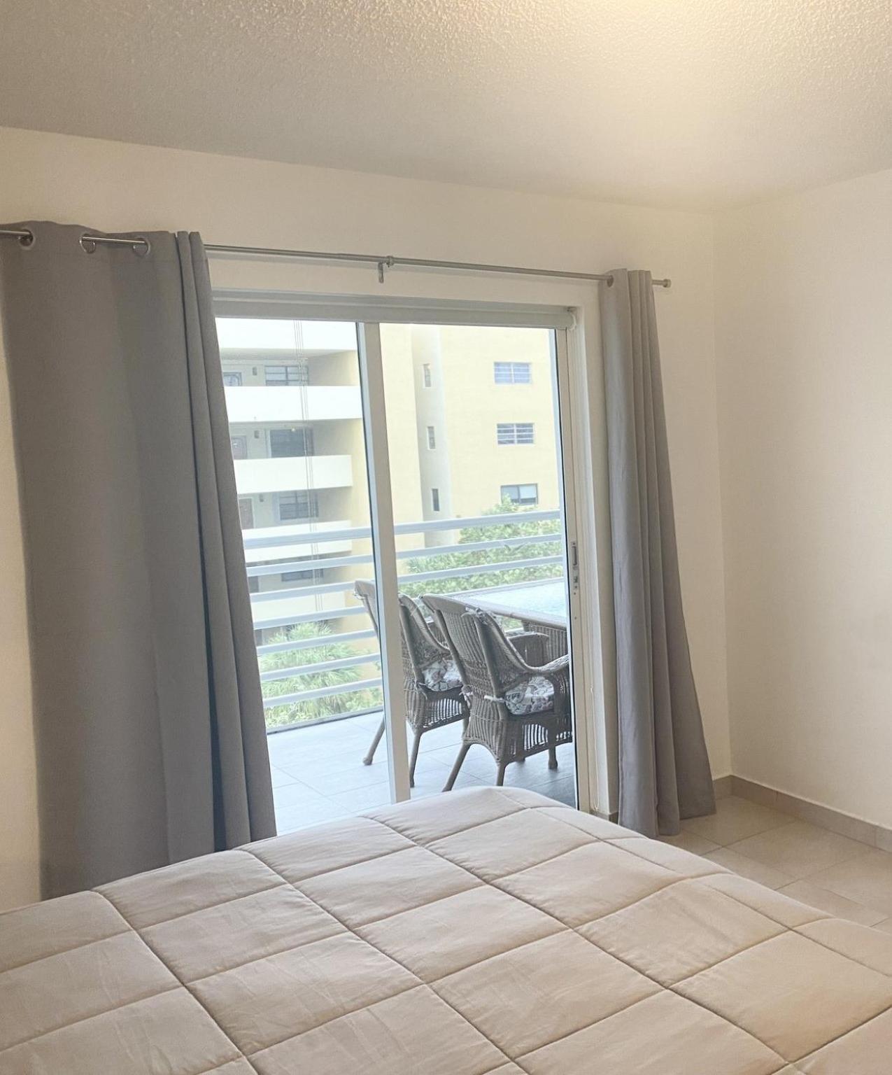 Le Frontenac Villa Sunny Isles Beach Bagian luar foto