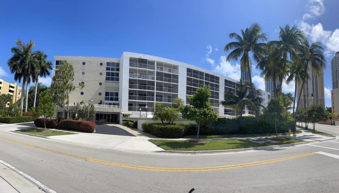 Le Frontenac Villa Sunny Isles Beach Bagian luar foto
