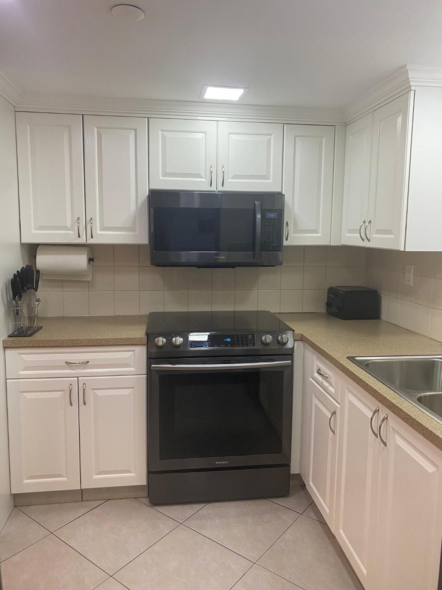 Le Frontenac Villa Sunny Isles Beach Bagian luar foto